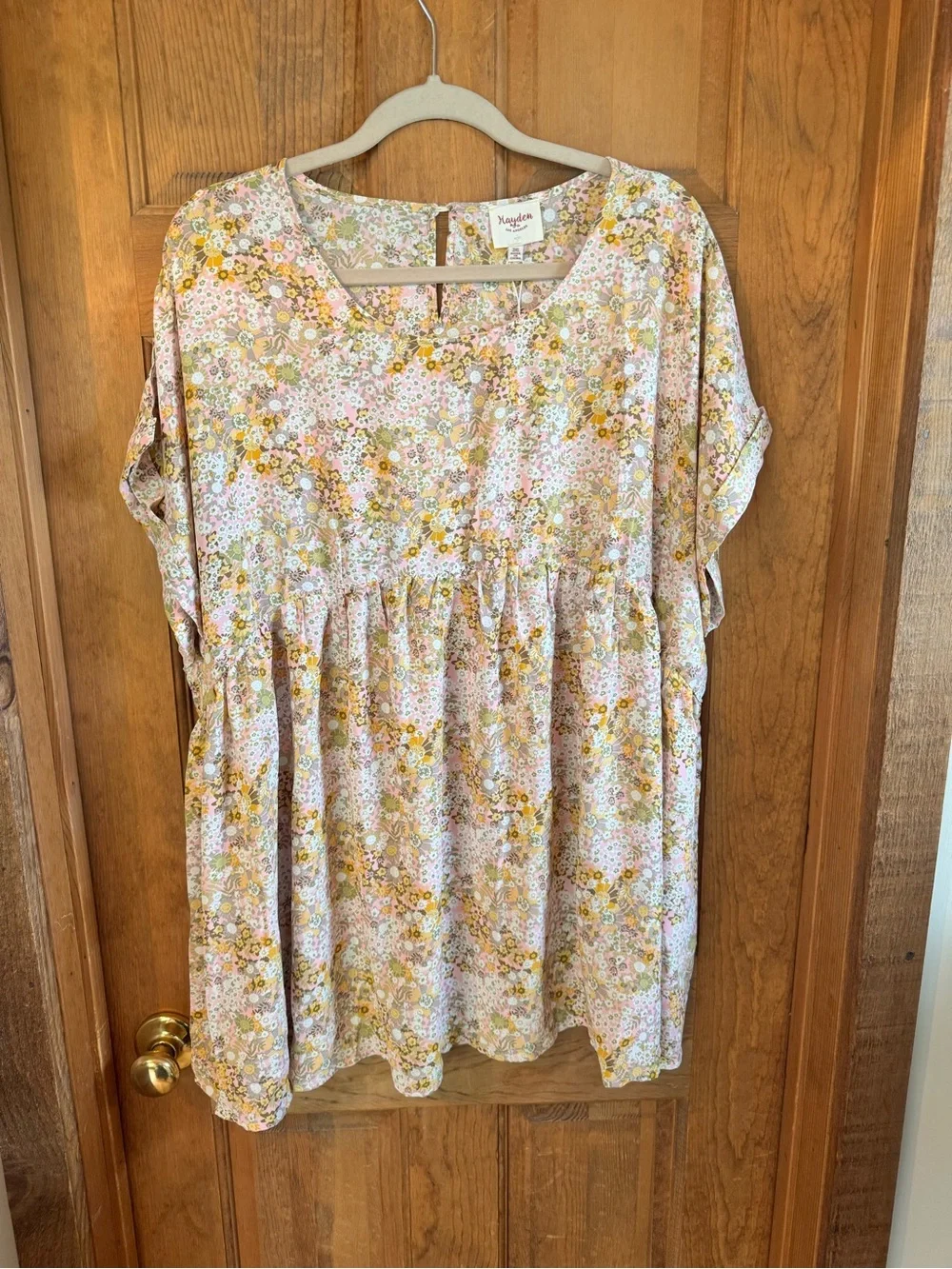 Hayden Los Angeles Ditzy Floral Babydoll
Blouse - Size 3X NWTs - Picture 3 of 12
